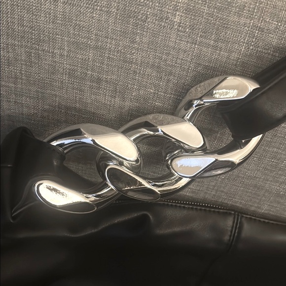 Black Vegan Leather Shoulder Bag With Chunky Chain Link Design - Picture 4 of 4